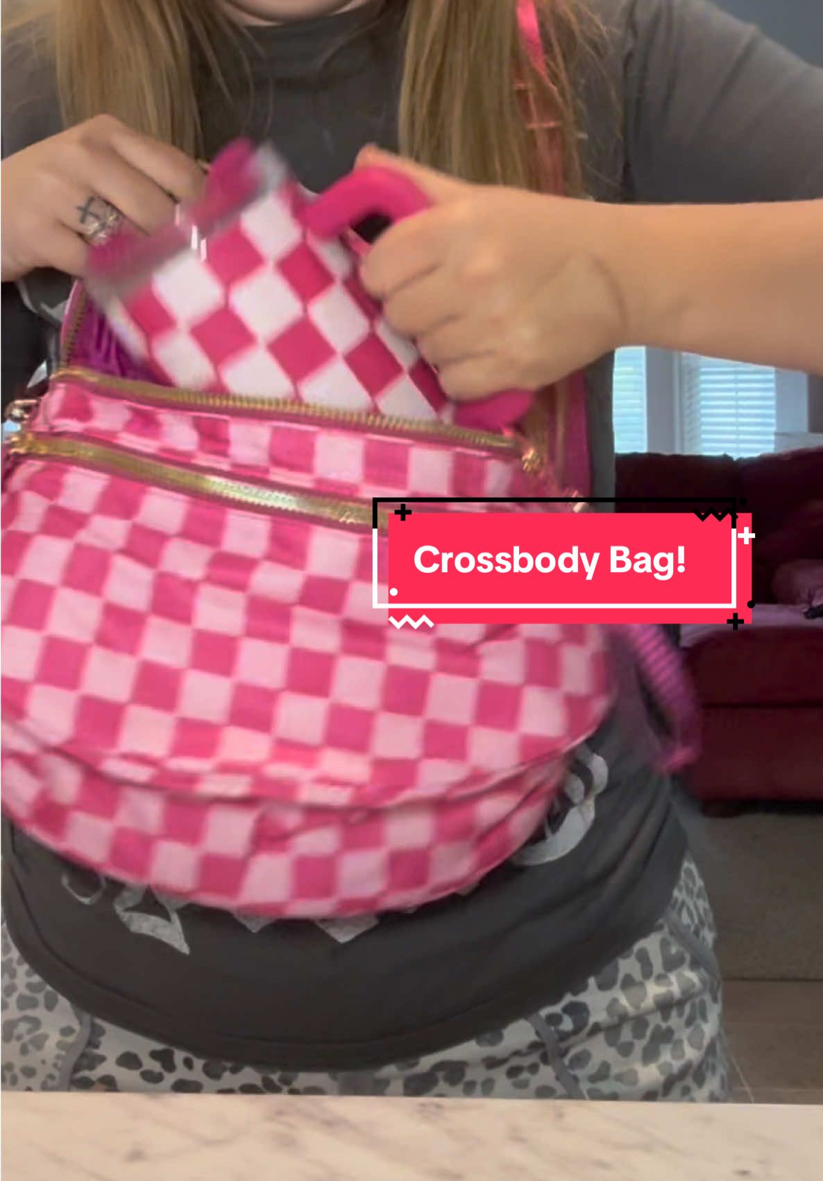 This is definitely going to be put to the test as a mom of 4!! We travel often & having a large bag like this that is also cute & trendy is going to change the way we vacation!! Diapers, wipes, wallet, phone you name it, this bag can haul it! #SAHM #Crossbodybag #Checkerboardbag #MomHack #MomLife 