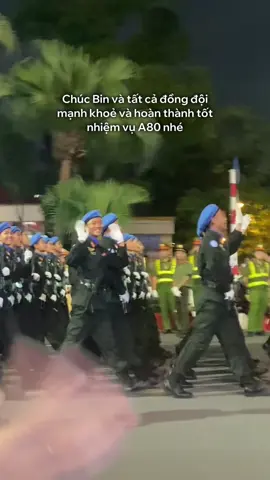 Hữu duyên ngồi cạnh cô chú và xin phép được ghi lại, chia sẻ khoảnh khắc đầy tự hào này #xuhuong #concertquocgia #chualanh 
