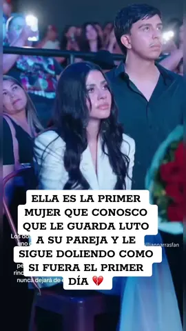A un año de su muerte, la memoria de#Carloss#Parraa, vocalista de Los#Parrass, sigue viva. Desde la partida de Carlos, Lilian se alejó de las redes sociales, solo ha compartido en fechas especiales como el 14 de febrero y el día del cumpleaños del cantante, recordando que es el amor de su vida. Aún puede verse la tristeza en sus ojos, #liliangriego sigue extrañando a su nenito🥹