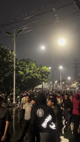 semakin ga kondusif demo hari ini . #demobubarkandpr25agustus2025 #demobubarkandpr #bubarkandpr 