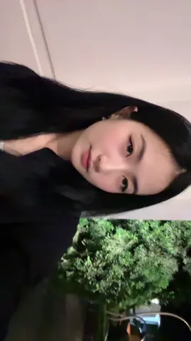 drunky pinky cheek🥵 #lauralblue #trendingsong #fypシ゚viral 