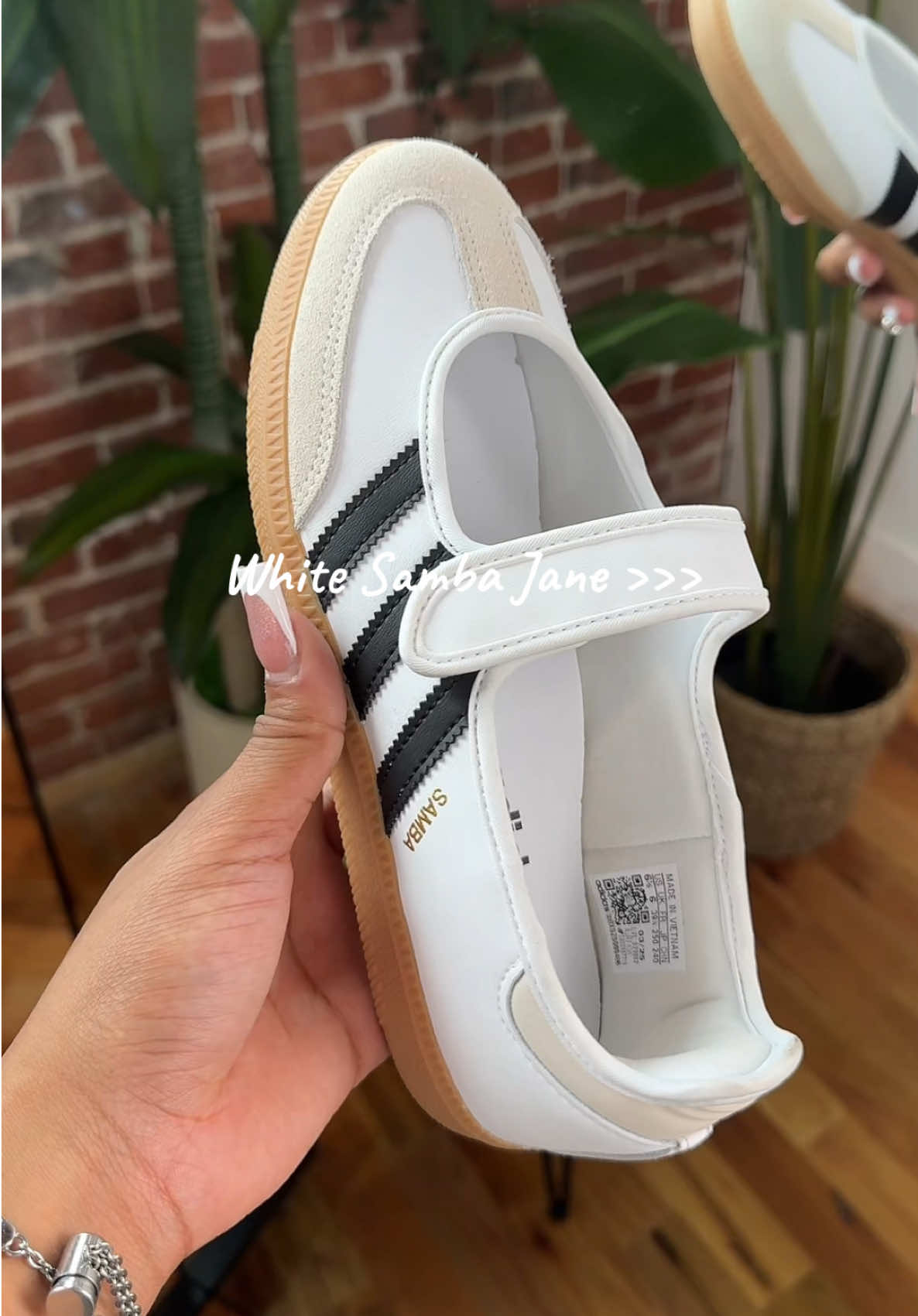 100% Authentic and FREE shipping 🛍️ Check for your size! #samba #white #jane #sneakers #adidas  