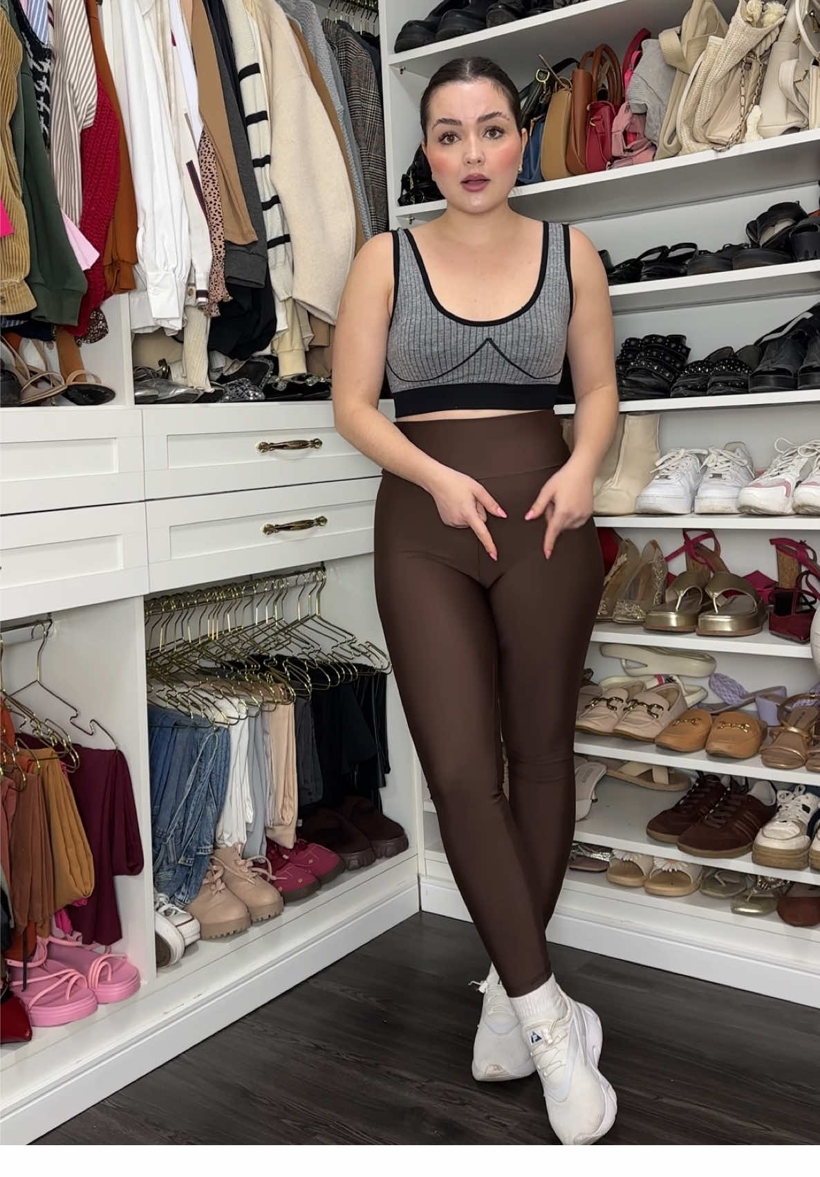 Pedi um kit de leggings por R$39,90 SEM CUPOM aqui no tiktok shop, elas são firmes, cor lindíssima e não ficam transparentes, ameeeei Compra as suas na sacolinha laranja 🛍️