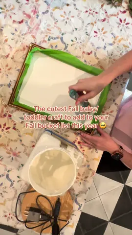This is such a fun Fall craft to do with your baby or toddler! Just grab a canvas or old print (painted white first) and some acrylic paint/paint pens and you can create the cutest little acorn finger & thumb prints that will forever remind you how little your baby once was! 😍 I have no idea who originally came up with this idea, but girl, you’re the MVP! 🥰 . . . #babycrafts #fallcrafts #falldecor #craftsforkids #babykeepsake           