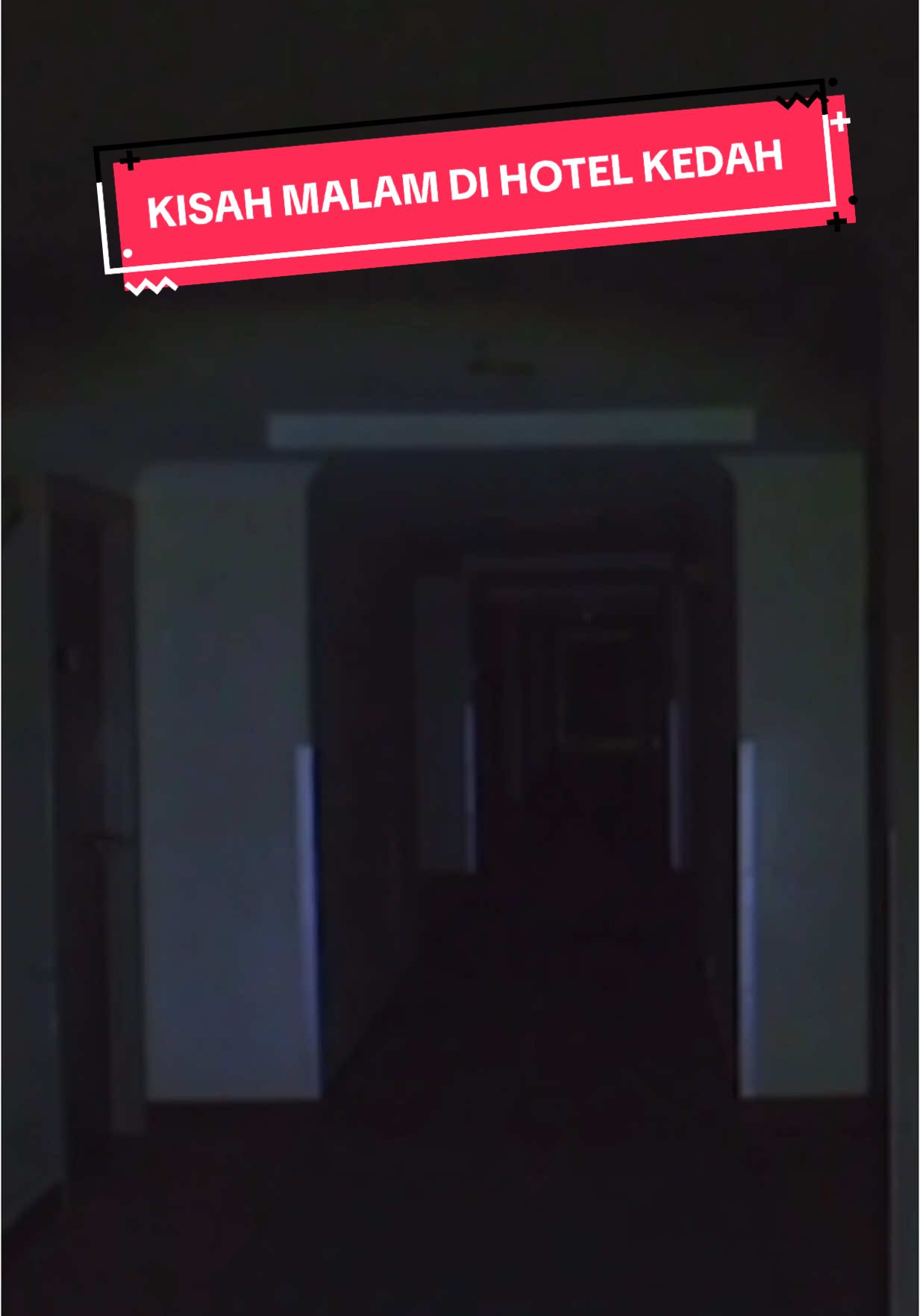 Kisah Vlog Di Sebalik hotel Kedah yang tidak dapat disiarkan Setelah lelap semalam dan penuh tanda tanya berkenaan hotel ini ,saya sarapan di cafe resort berkenaan menikmati view padang golf,amat harian apabila Chef,Pelayan dan manager hotel duduk semeja dan memerhatikan saya sarapan, tanpa kelip mata,agak janggal situasi tersebut..selepas selesai makan saya pun bangun beredar” SEKEJAP..SEKEJAP kata manager hotel.. “boleh kita berbual sekejap?