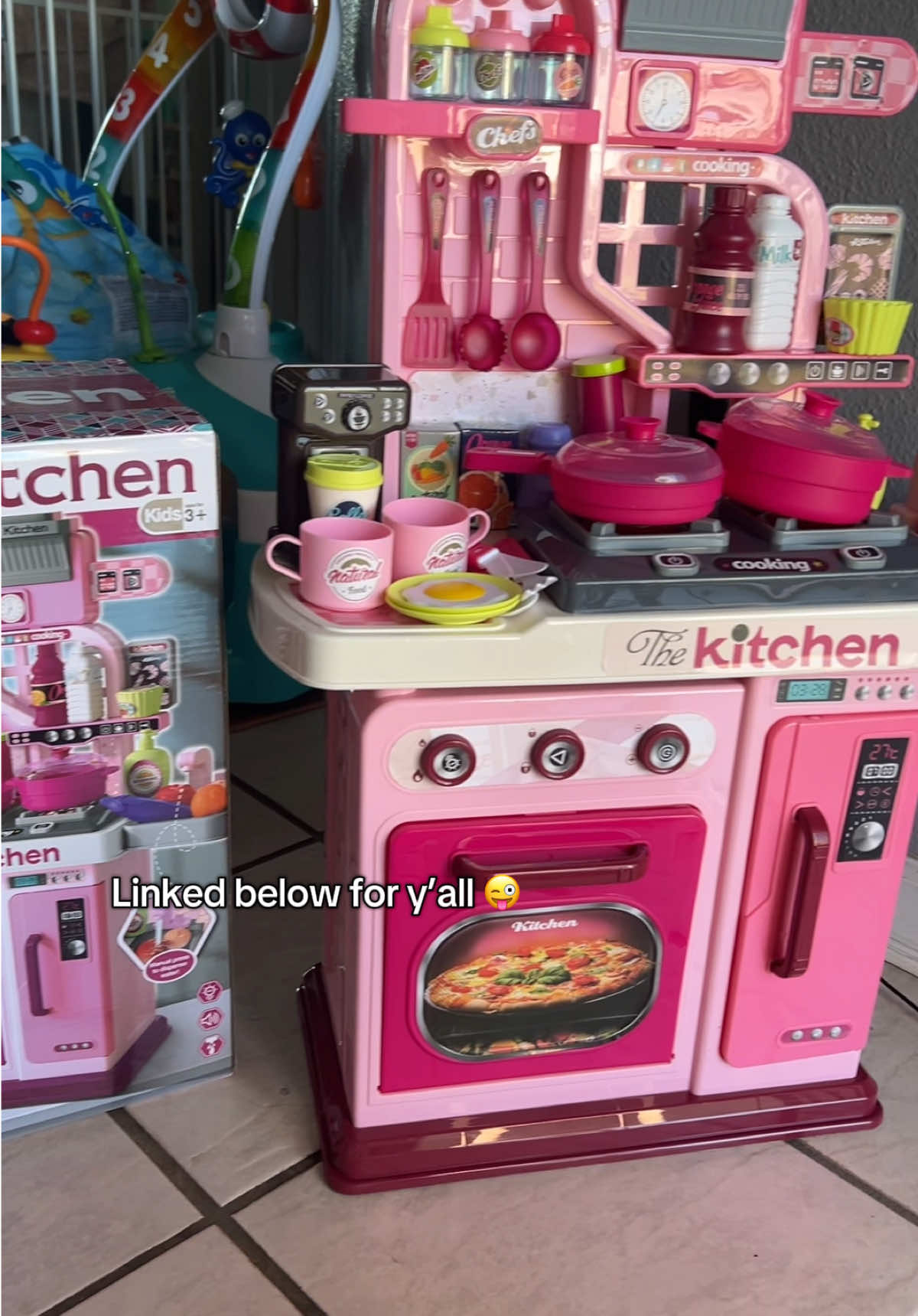 This play kitchen was easy to set up! And of course Lainey knocked it down once she saw it 😂😂😂 
