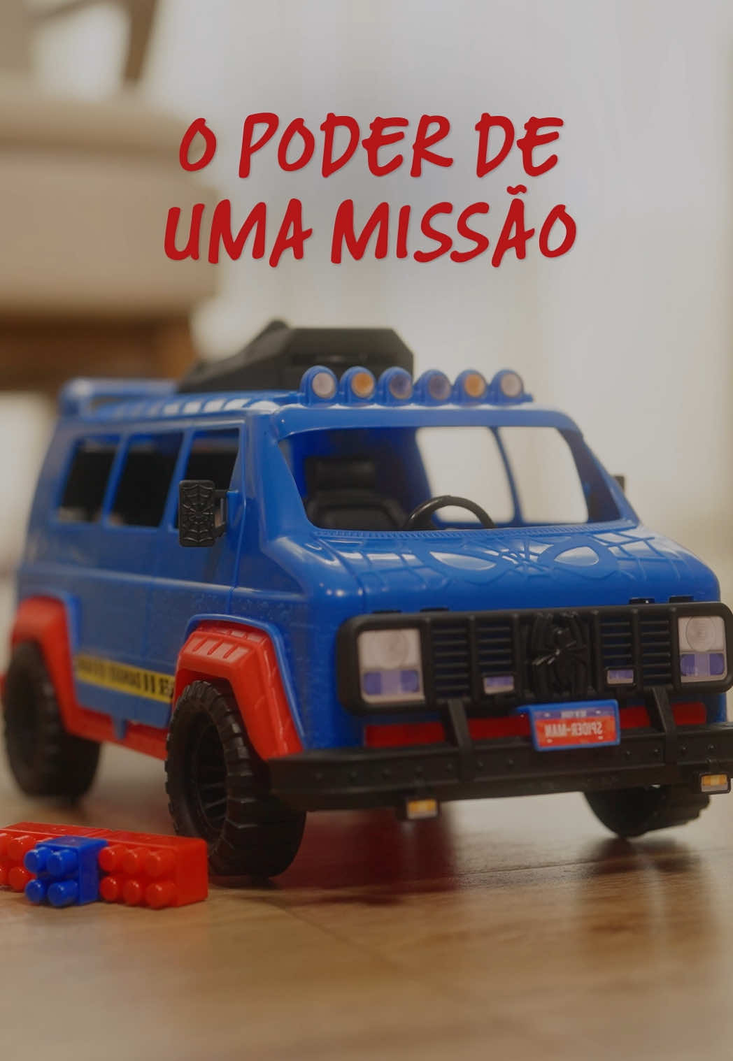 A missão secreta já começou! 🤩 O furgão que acompanha a nova Sandália do Homem-Aranha tem funcionalidades incríveis para brincar: um lançador de dardos para acertar alvos e até uma garra escondida! 🤘🏻 Esse lançamento já está disponível no nosso site! Corre lá e garanta esse presentão para o seu pequeno herói!  #GKids #Spiderman #HomemAranha