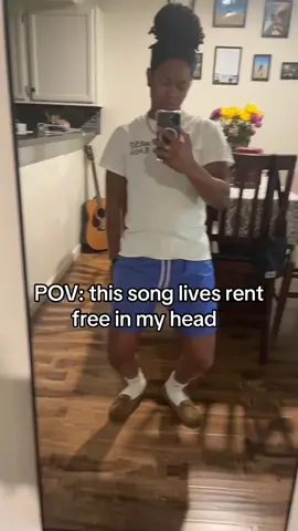 I can’t help but get groovy 😅#lgbt #studsoftiktok #lesbiansoftiktok #femsoftiktok🏳️‍🌈 #fyp 
