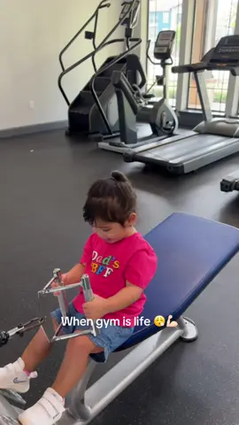 When gym is life 🔥😮‍💨 Ellie in the cut getting her neck back! #workout #Fitness #fit #gym #fyp 