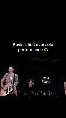 @Kevin Jonas go solo we need it bestie #jonasbrothers #hometowntour #early2000s #boston #kevinjonas @Jonas Brothers 