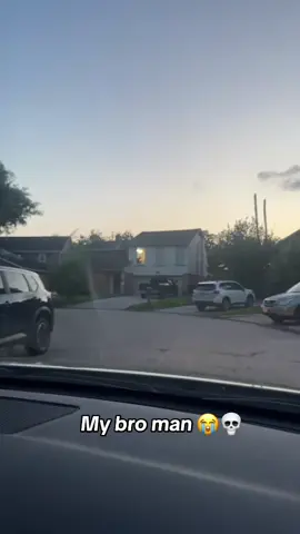 Thru the window 💀 @kfcradio (via:@Realist ⭐️) 