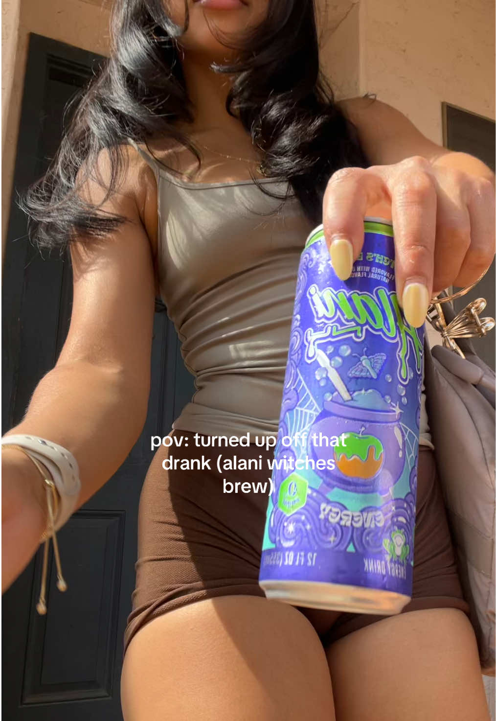 will forever match my outfit to my energy drink 🤎💚 @Alani Nutrition #fypシ #energydrink 