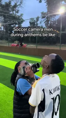 Why do they come that close though ??😂😂😭 W/ @MLUO🚩 @Lenny Vybzz @Rasty @k.kabindu  🎥 @I AM HER🦋🇰🇪  #433  #espn #uefa #uefachampionsleague 