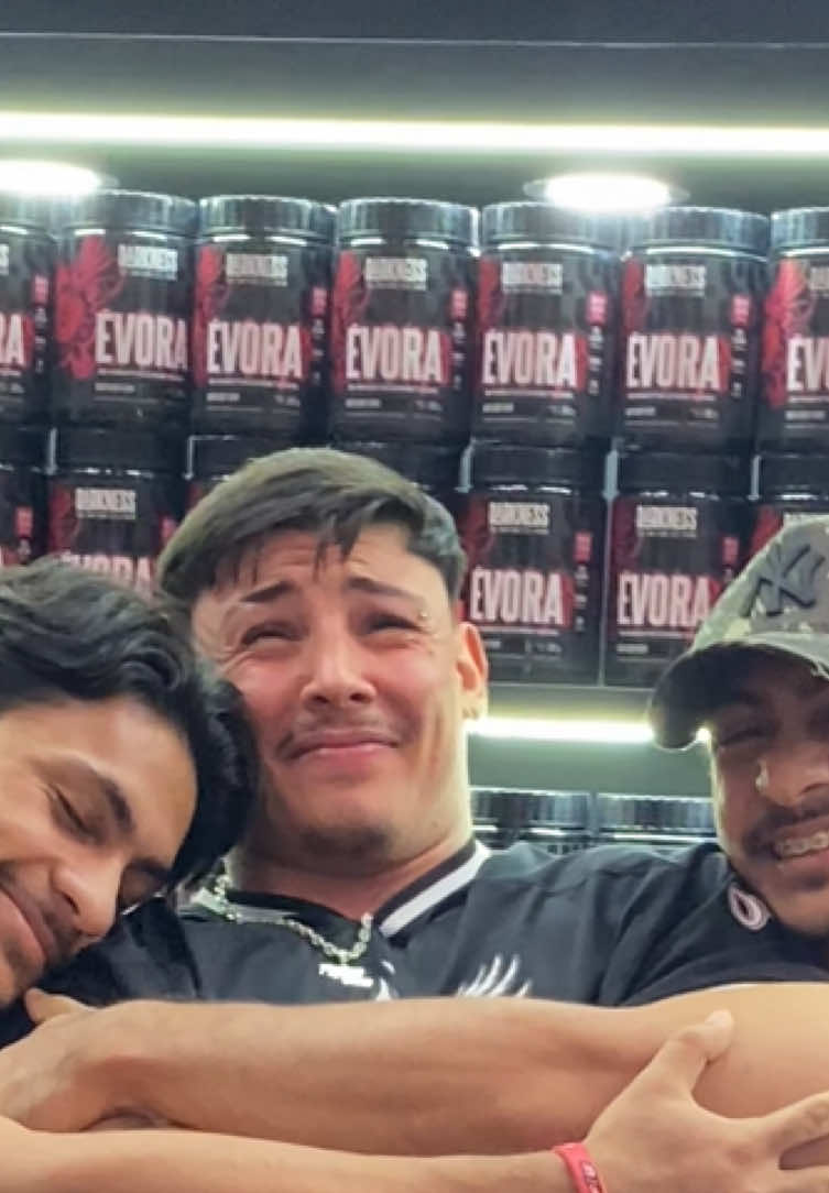 …e o @Ganley que foi pego de jeito e ainda viu eu dando uma mãozada no meu irmão @PedroAtlas … esse dia foi foda!😌 Segue no instagran: @atlas_qg #GymTok #flypシ #fortaleza #mememaromba 