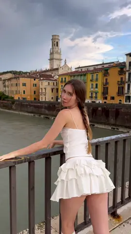 The views of Italy inspiring☺️ Wherever I go, everything around is bright and as if kissed by the sun ☀️🌊
