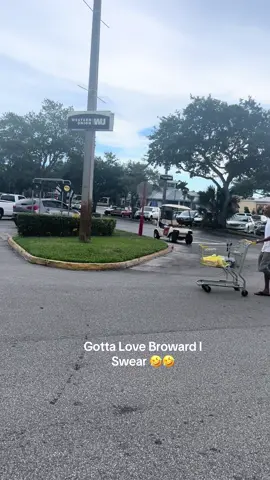 If I Gave A F*ck I Wouldn’t Park Her Lawddd 🤣🤣 unc be on 10 Everytime !! #fyp #mood #lauderhill #jokes 