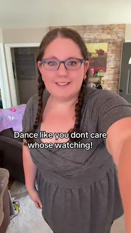 This dance is for all the women who feel scared to be themselves!!!! if you love to dance, just do it who cares what someone else thinks! We have one life, right? #dance #dancing #plussize #dancer #dancetok 