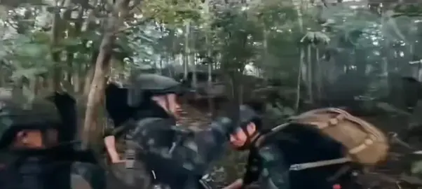 Thailand is teaching Cambodia how to grow. | The Royal Thai Army has released a video clip of the assault battalion's operation to seize the Phu Makhuea base, where the Cambodian army has set up base, and return sovereignty to Thailand. #Operation  #army #ranger #assaultbattalion #🇹🇭 