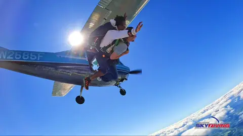 Time to go get my skydiving license 👊🏻 #skydive 