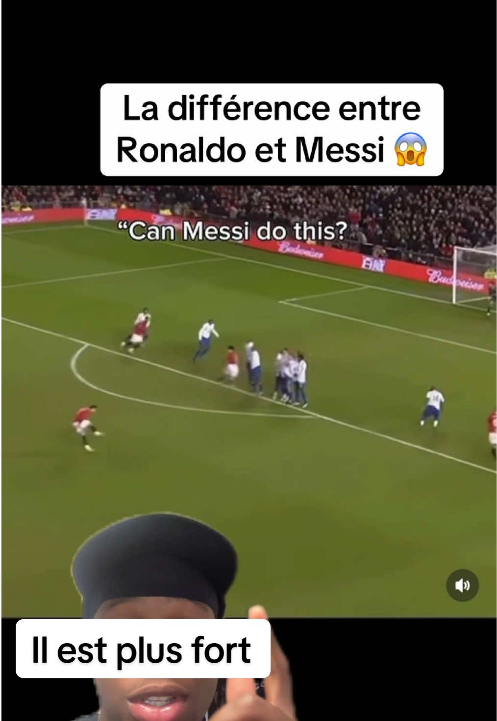 La différence entre Ronaldo et Messi 😱 #messi #ronaldo #realmadridfc #barcelona #manchesterunited 