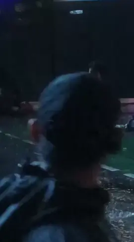 Demo di Depan Gedung DPR Senayan Bergeser ke Kolong Jembatan layang Slipi Palmerah Berujung Bentrok lawan Aparat pada Senin malam (25/8/2025) di pukul 21.00 WIB sumber tuahsakatoSenin25/8/2025 #demontrasi #bentrok #dpr #slipi 