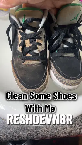 Let me show you how to clean Ga Red Clay off multi-textured shoes with @RESHOEVN8R SHOE CARE #shoecaretips #reshoevn8r #shoeshshoesshoes #shoecare101 #shoecareproducts 