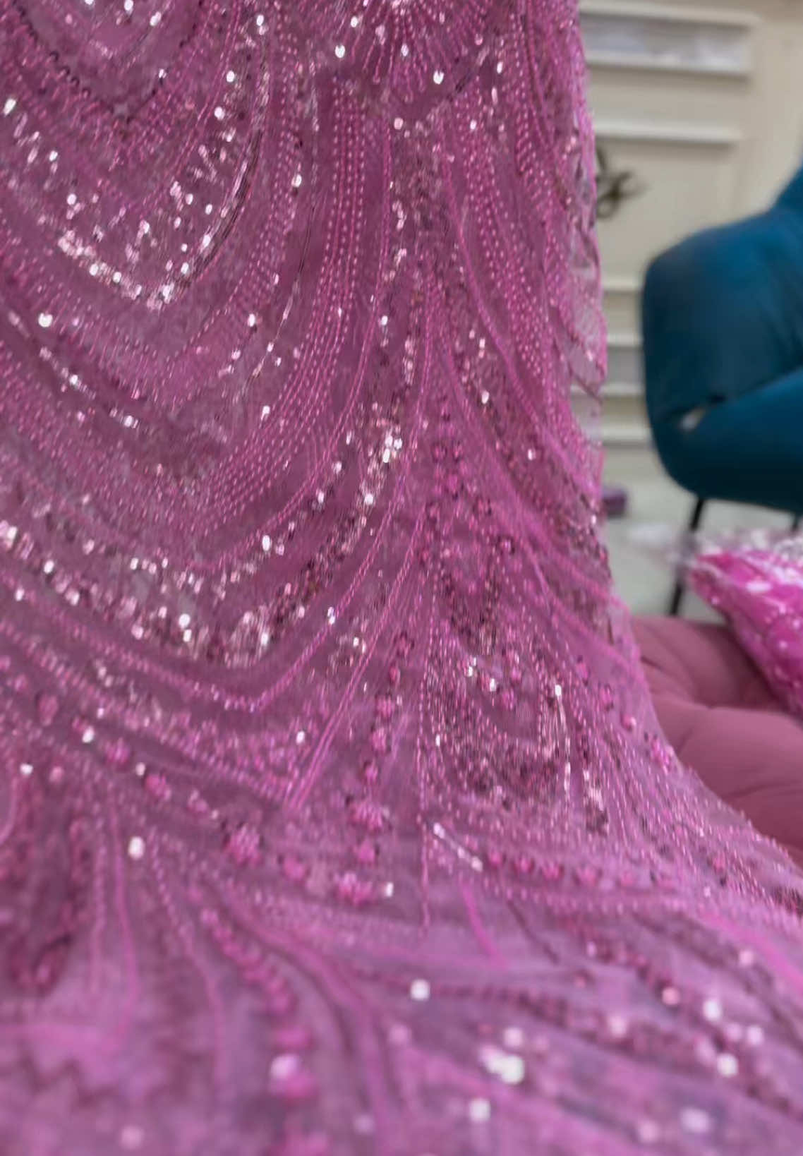 𝐍𝐄𝐖 𝐀𝐑𝐑𝐈𝐕𝐀𝐋𝐒 Beautiful handmade baby pink beaded lace..nzuri sana kwa evening dress matata 🌸 Chimbo la wanawake ni moja tu 𝑴𝑰𝑹𝑰𝑨𝑴 𝑱𝑶𝑮𝑮𝒀, lenye mionekano mizuri yenye hadhi ya kuvaa kwenye sherehe mbalimbali:  · 𝑲𝒊𝒕𝒄𝒉𝒆𝒏 𝑷𝒂𝒓𝒕𝒚 · 𝑺𝒆𝒏𝒅 𝒐𝒇𝒇 · 𝑹𝒆𝒄𝒆𝒑𝒕𝒊𝒐𝒏 · 𝑴𝒂𝒖𝒍𝒊𝒅 · 𝑵𝒊𝒒𝒒𝒂𝒉 n.k __________________________________________________ 🚚 Tunatuma mikoani na nje ya nchi kwa gharama nafuu na kwa aminifu mkubwa 📍Tunapatikana Dar Free Market Shopping Mall, Ground Floor Duka Na. 44 (Karibu na Leaders Club) Kwa maelezo zaidi wasaliana nasi kupitia: •+255786717717/+255783333233 __________________________________________________ #viral #tiktoktanzania🇹🇿 #fyp #trend #asoebi #lace #wedding 