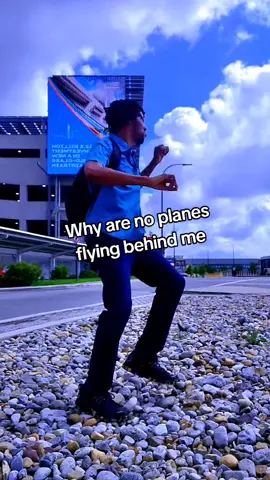 catch flight #dancechallenge2025 #tiktokdances2025 #dancingtiktok #uncdancing #dancingoutside Them rocks was treacherous but I was determined lol 