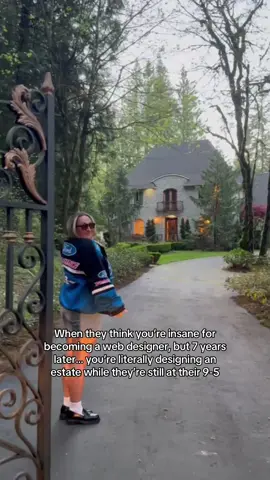 This is your daily reminder to give the middle finger to the 9-5 grind and start the business that’ll actually get you the life you want!!! Be bold and chase your dreams. #dreamhome #webdesigner #lifetransformation 