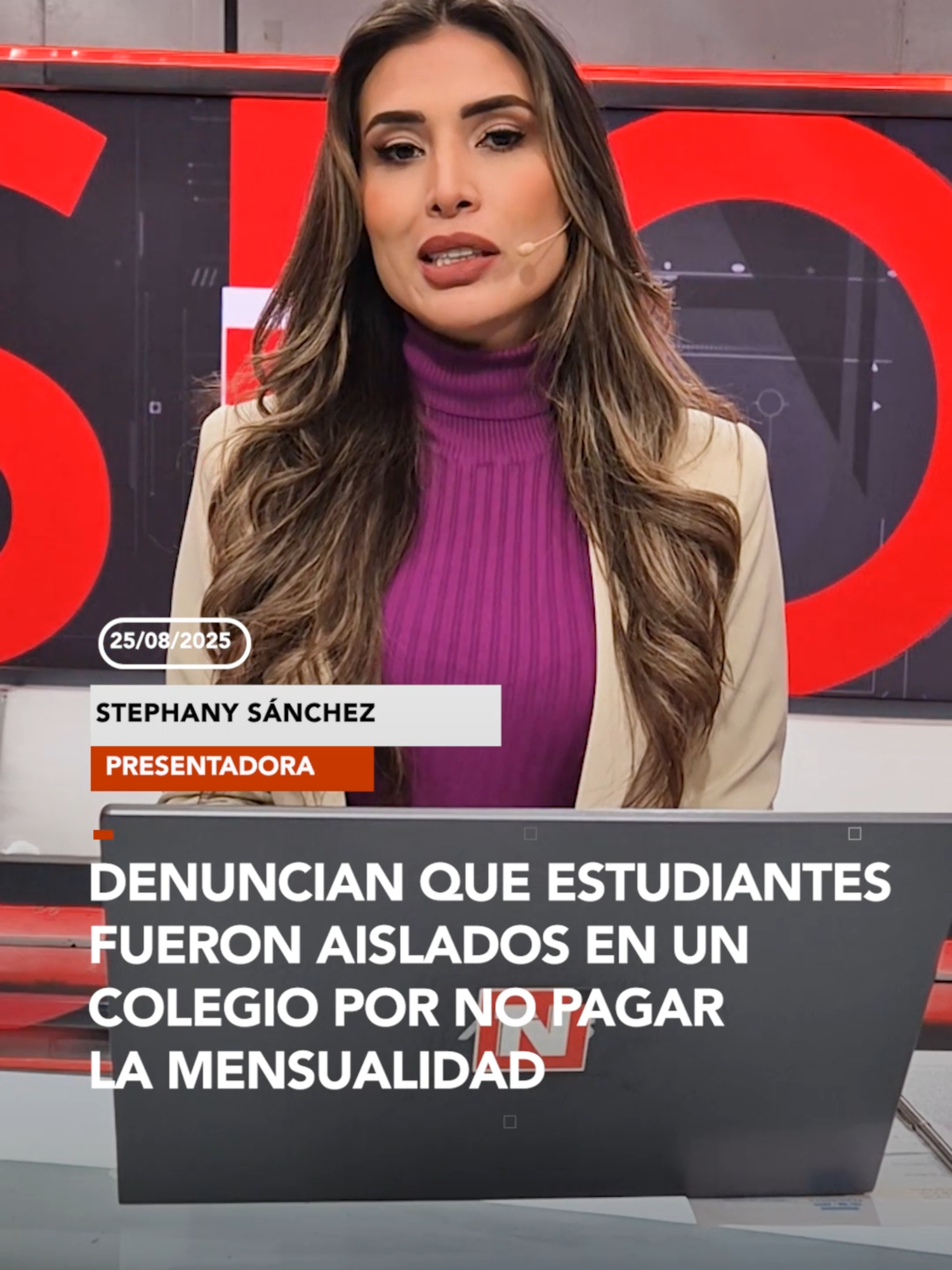 #NotivisiónScz | Padres de familia denuncian que varios estudiantes fueron aislados en un colegio por no pagar la mensualidad. Exigen respeto al derecho a la educación y un alto a los castigos discriminatorios. Presentadora: @soystephanypinheiro ▶️ Más información en www.reduno.com.bo #Denuncia #Educación #Justicia #DerechosDeLosNiños #STEPHANYSÁNCHEZ