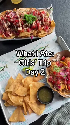 Find yourself a friend that will road trip with your baby 💕 #wieiad #whatieatinaday #fulldayofeats #everythingiatetoday #fulldayofeating  . What I eat in a day 