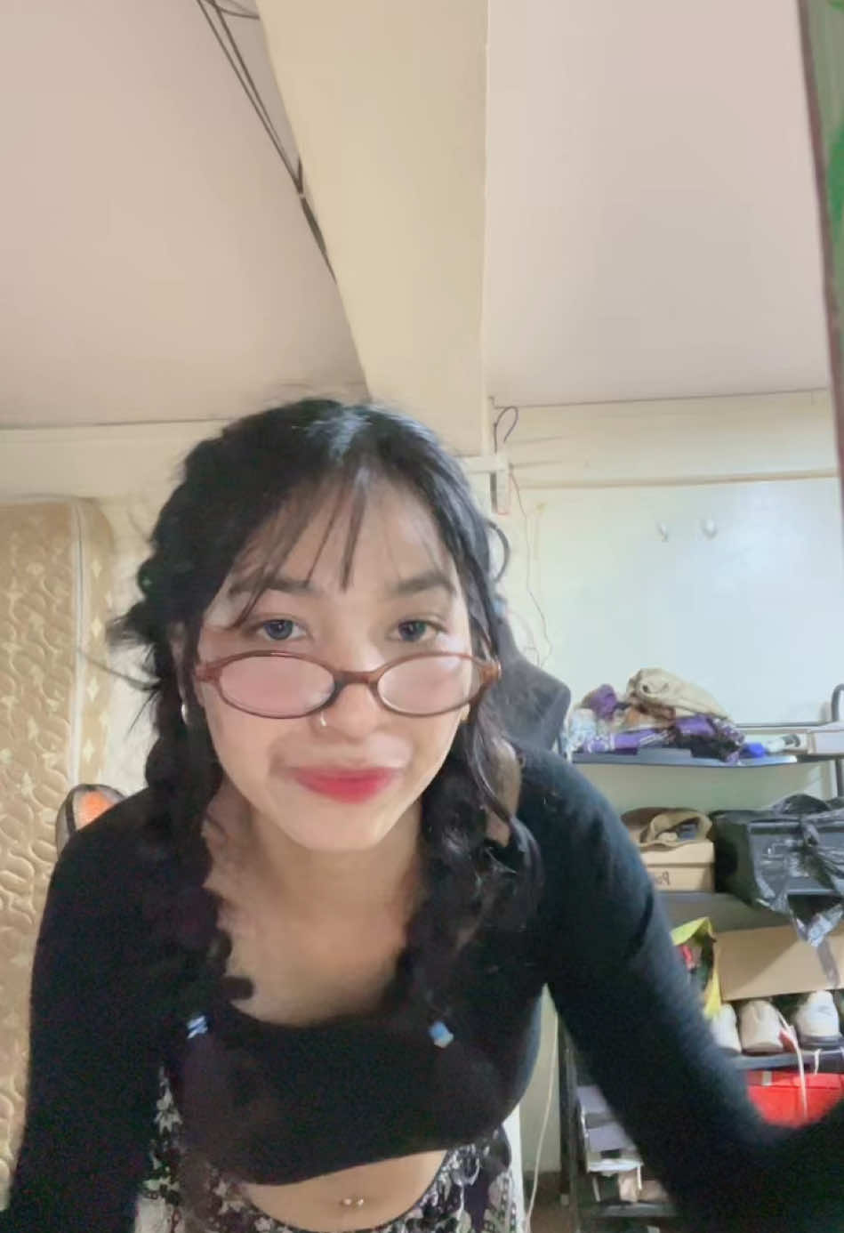 မအိပ်ခင်လာလှုပ်ပြတာ 🤪 #fyp #