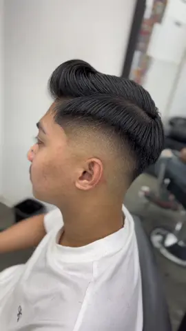 Pacarmu bawa en kesini tak cukur e xixixi  @londonhairstudio_mlg  📍jl sudimoro no 10, Lowokwaru kota malang (sebelah warmindo mami) #barbershopmalang #barbermalang #malangbarbershop #londonhairstudiomlg #menshairstyle 