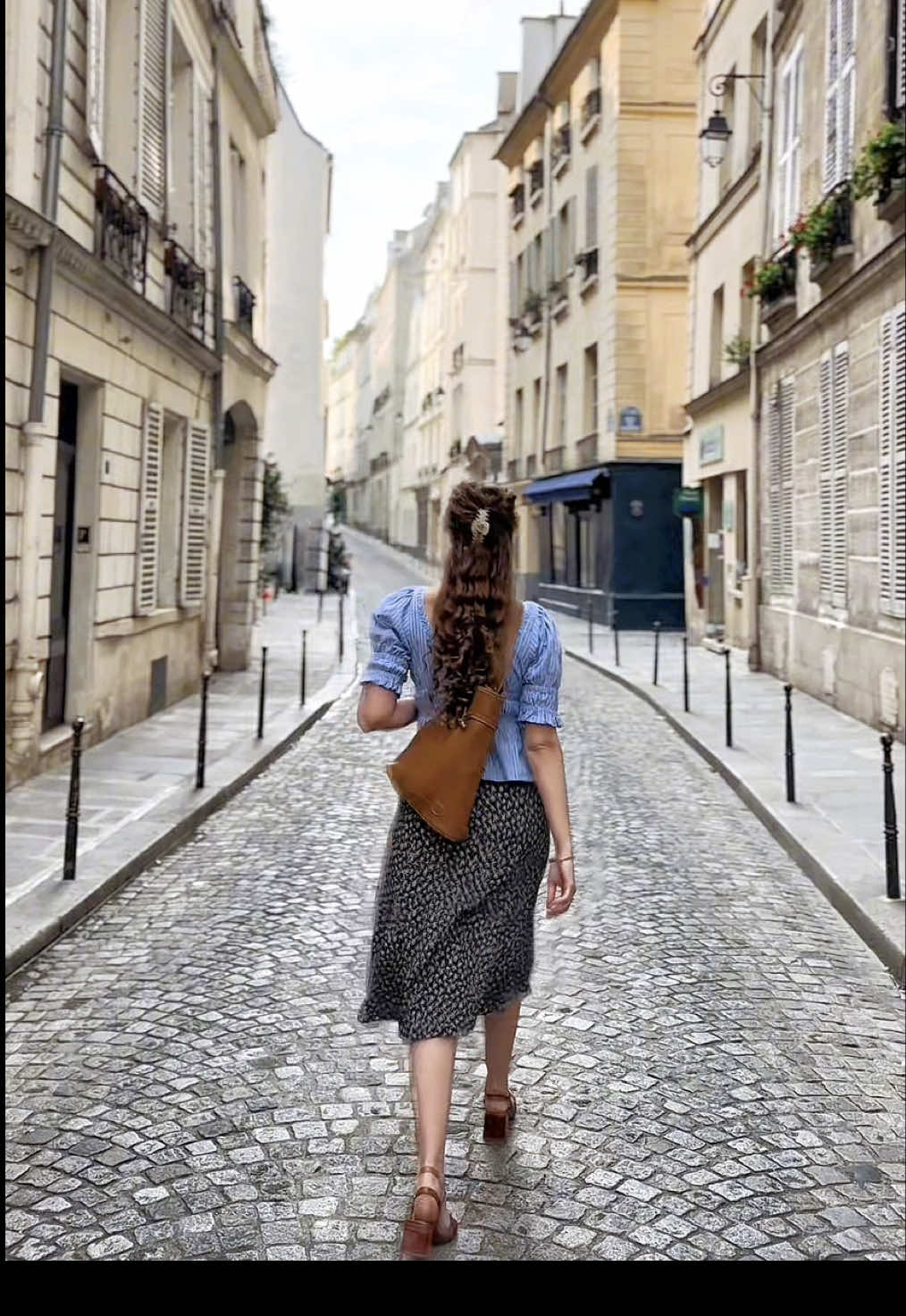 Locations below! ✨ Wandering through history in Paris, save this for your next Paris adventure !✨  I’m take you to some of the city’s oldest and most charming institutions — places that have been around for centuries, quietly carrying Parisian heritage into the present. Also, my outfit is linked in my Shopmy, link is in my bio! 📍 Sennelier @magasinsennelier – legendary art supply shop (opened in 1887), beloved by Picasso and Cézanne. 3 Quai Voltaire, 75007  📍 Debauve et Gallais @debauveetgallais – historic chocolatier since 1800, once serving French royalty. 30 Rue des Saints-Pères, 75007  📍 Cire Trudon trudon @trudon  – the world’s oldest candle maker (since 1643). 78 Rue de Seine, 75006  📍 Café Procope @restaurantprocope1686 – the oldest café in Paris (1686), a meeting place for Voltaire, Rousseau, and revolutionaries. 13 Rue de l’Ancienne Comédie, 75006 This little journey feels cozy and nostalgic — like stepping back in time. Should I turn this into a series exploring more of the oldest spots in Paris? 💭🇫🇷 Also I’ve been thinking about making more detailed itineraries and maps of all the places in Paris and around France that I love, would this also be something you’d be interested in?
