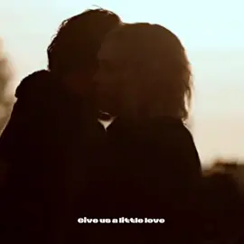 Omg I’m literally crying, I love them sm #bellarke #bellamyblake #clarkegriffin #the100 #fyp 