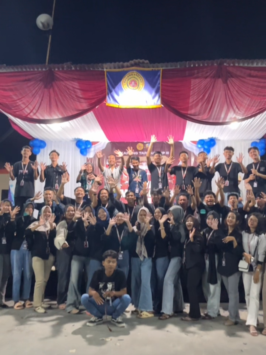✨[Malam Puncak Gebyar Kemerdekaan 2025] ✨ Acara puncak spesial dengan penampilan memukau dari Azizah Swara Bintang😍 Terima kasih untuk seluruh warga, panitia, dan sponsor yang telah memeriahkan acara ini. Semoga semangat kemerdekaan selalu hidup dalam setiap langkah kita! ❤️🤍 #GebyarKemerdekaan2025 #MalamPuncak #AzizahSwaraBintang #KarangTaruna #17Agustus 