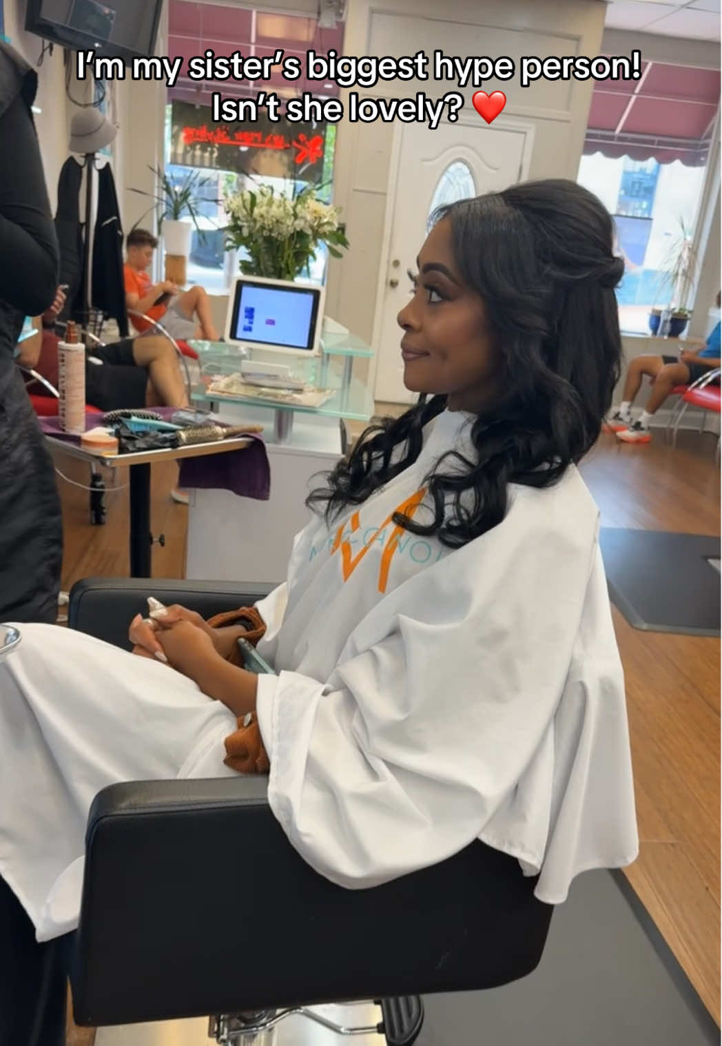 She’s so beautiful to me❤️😩 The dimples! Hair and makeup was amazing!!!! #sistersister #bigsister #beautiful #hairandmakeup 