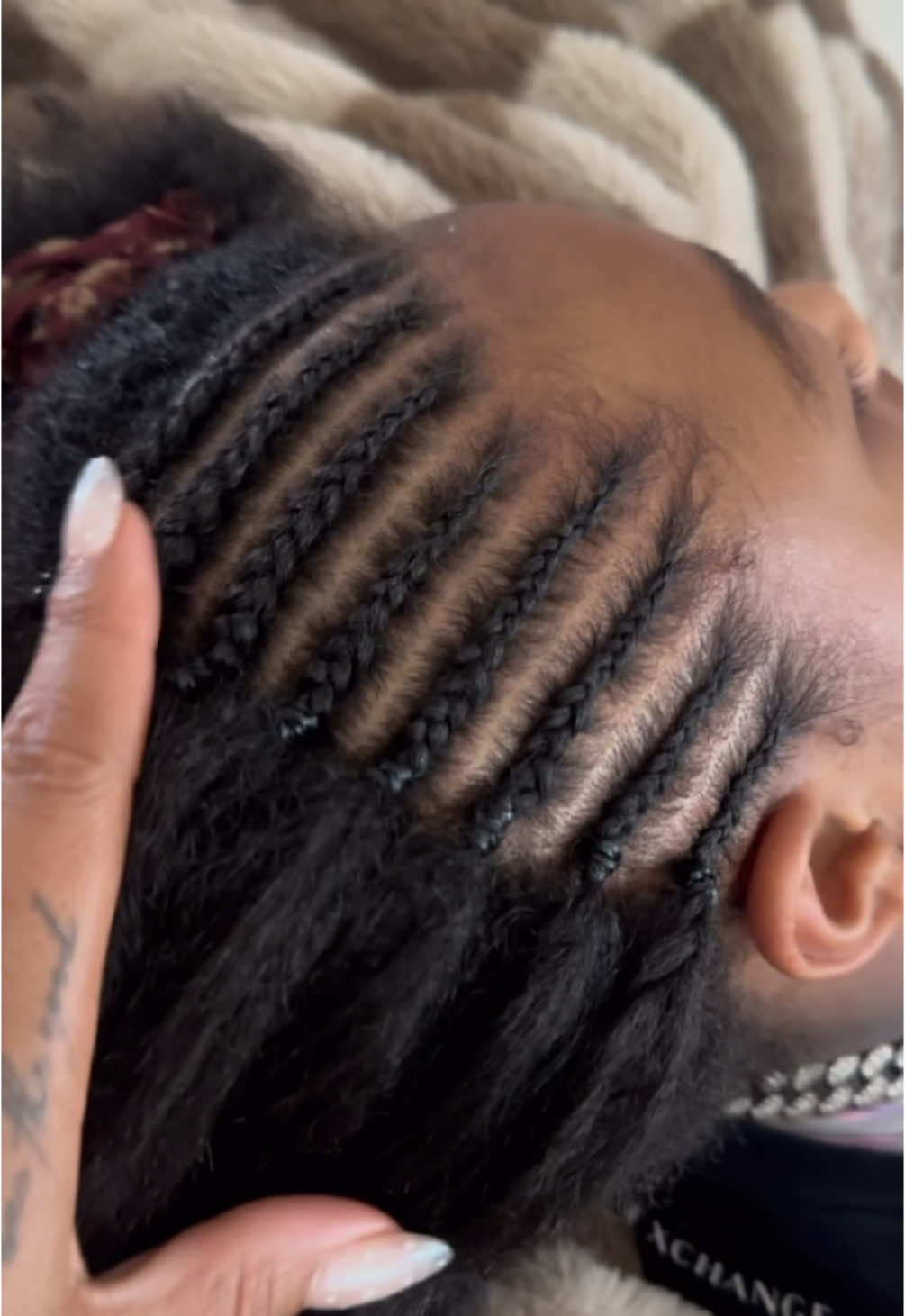 I’m very pleased with my work especially since it’s been an incredibly long time since I’ve done cornrows 😌 Wish I would’ve used more gel in the actual braids but I’ll remember next time. Ps. Did you peep the Gryffindor brush and scrunchie?!  🦁⚡️ #4chairstyles #firstdayofschoolhairstyle #creatorsearchinsights #blackgirlhair #protectivestyles 