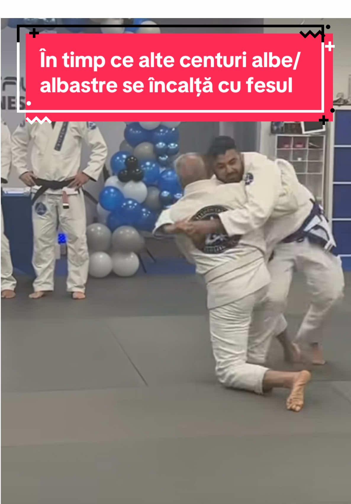 În timp ce alte centuri albe/albastre se încalță cu fesul #selfdefense #jiujitsu #graciejiujitsu #AșaDa #Wow    