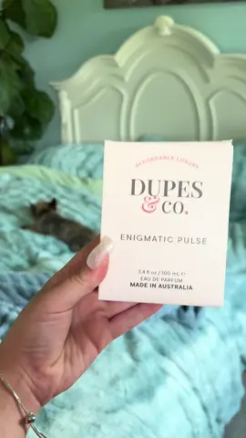 ✨  👃s like Y$L Black Opium … but without the $139 price tag 👀 ☕ Bold coffee 🍦 Warm vanilla 🌸 Sweet floral finish Get luxe vibes for just $45 (40% off!) 💕 Why pay more when you can smell the same? 🔥