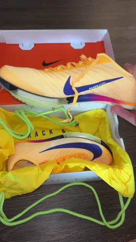 Running it back #trackandfield #maxfly2 #colorway #hurdles #sprinter 