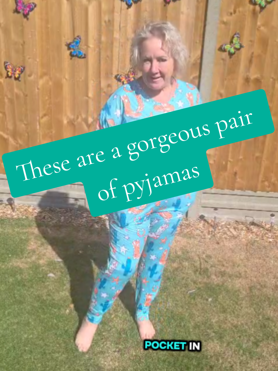 I love a pyjama set and this one doesn't disappoint! #TikTokMadeMeBuyIt #DealDrops #spotlightfinds #pyjamaset #pyjamas 