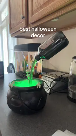 This is so cute and spooky and the setup was super easy! #halloween #decor #spookyseason 
