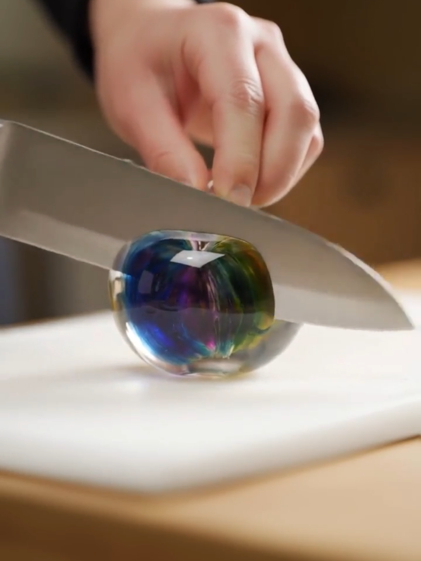 😖Glass APPLE get CUT in half !!! 😖 #glasscutting #cuttingglass #satisfyingcut #satisfyingcutting