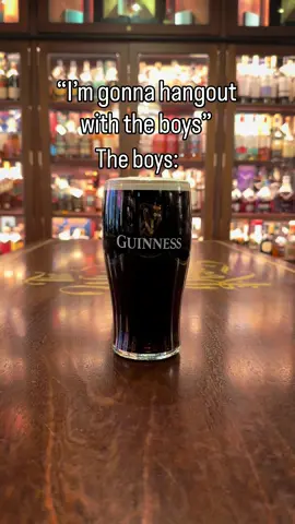 Just hanging out with the boys 🍻 #guinness #templebar #Dublin #thetemplebarpub #templebar 
