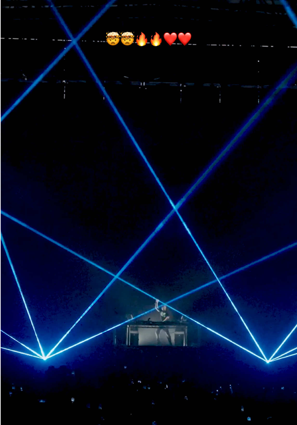 Set Me Free LIVE at @Creamfields Official 🔥🔥🤯🤯 @Arcando  #creamfields #martingarrix #drumandbass 