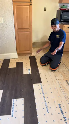 Como instalar luxury vinyl plank de manera profesional #construction #carpentry #flooring #roofing #painting 