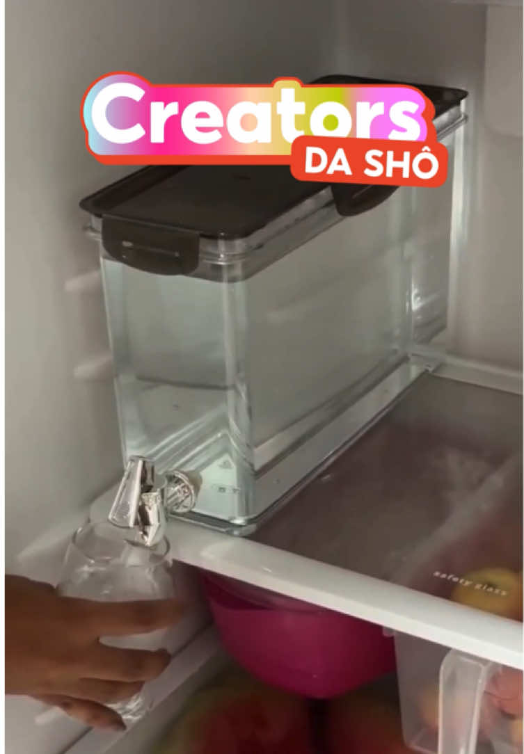 geladeira organizada e água geladinha 💧 com esse porta-água (🔍:DRU-GKG-PFF) que #AcheiNaShopee 😍 amei a dica 💡 quem aí já vai colocar no carrinho? 