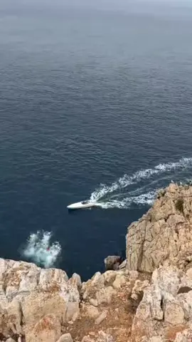 فاش مشا مول الحمر بحال لا مشينا كاملين صحابو طلعوو رجولة خصوصا مول الكحل  respect
