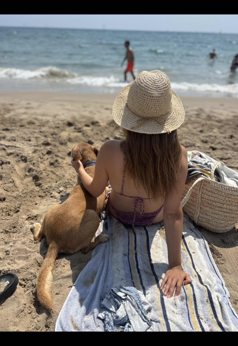Este juego nos ha hecho el verano ☀️😎 y para jugar solo necesitas una baraja de cartas española💃🏻 Guárdatelo para tenerlo a mano y pregúntame si tienes dudas☺️ Eso sí, conmigo no juegues si no quieres morder el polvo 💁🏻‍♀️ Por cierto, es ideal para jugar en familia o con niños porque es muy sencillito ♥️ #juegodecartas #juegodemesa #cartas #barajaespañola #juegosverano #familia #diversion #juegoenfamilia #versno #aragon #zaragoza 